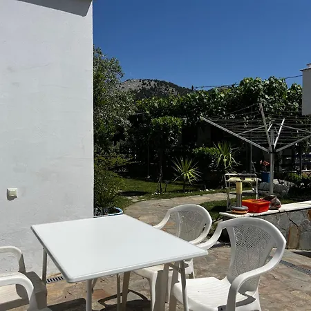 Elvi Apartment *